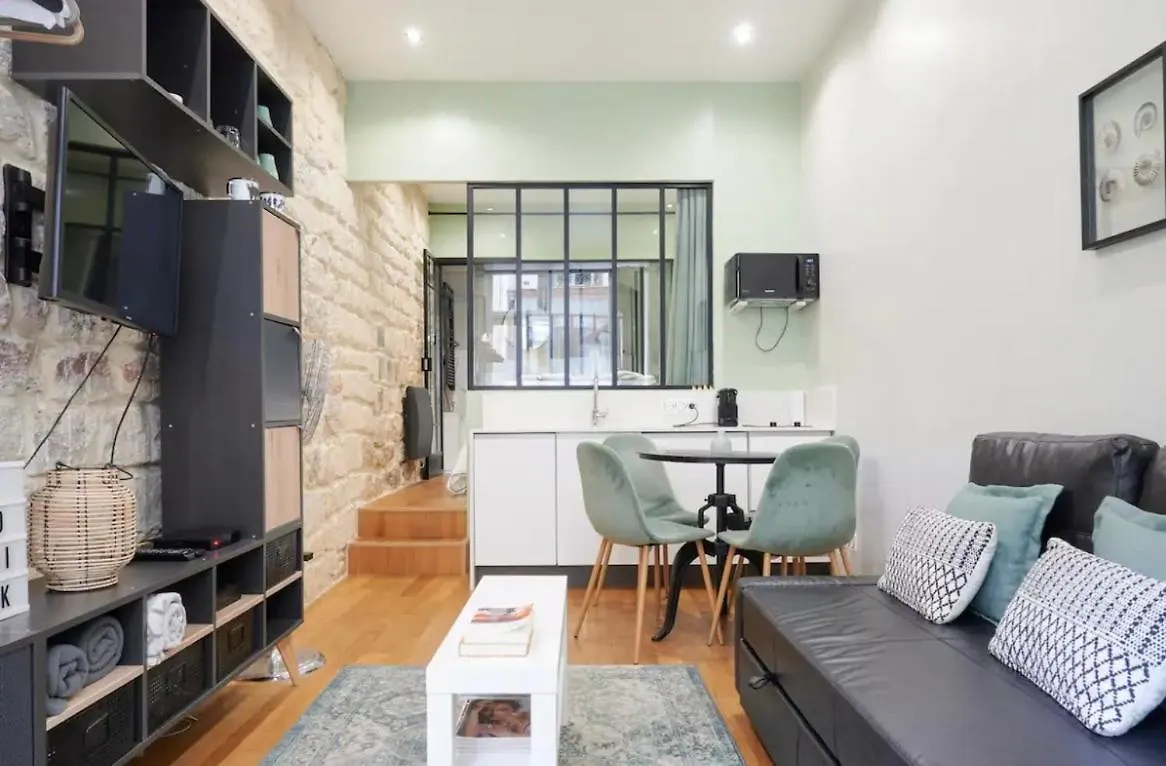 Apartment Very Charming And Cosy Flat, Center Of *